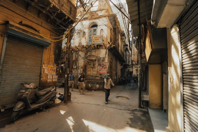 Turn Off the GPS and Actually See the City: A Case for Beautiful Disorientation